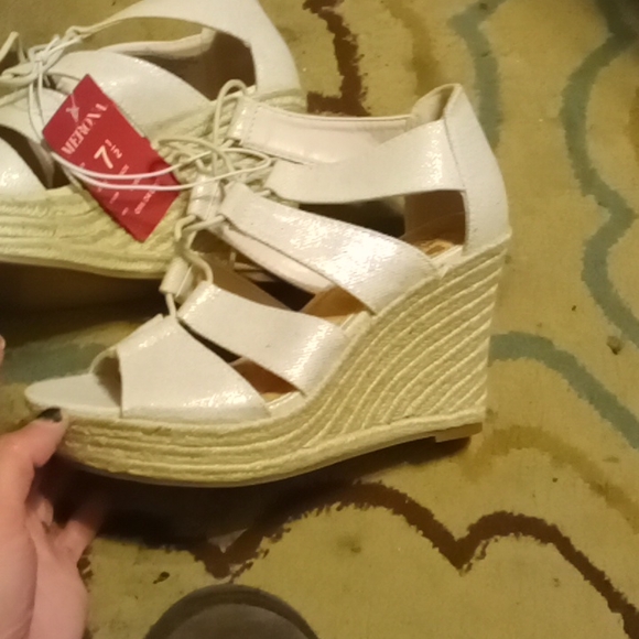 Maize Colored Open Toed Pumps Size 7 1/2 Merona brand from Target - Picture 2 of 6